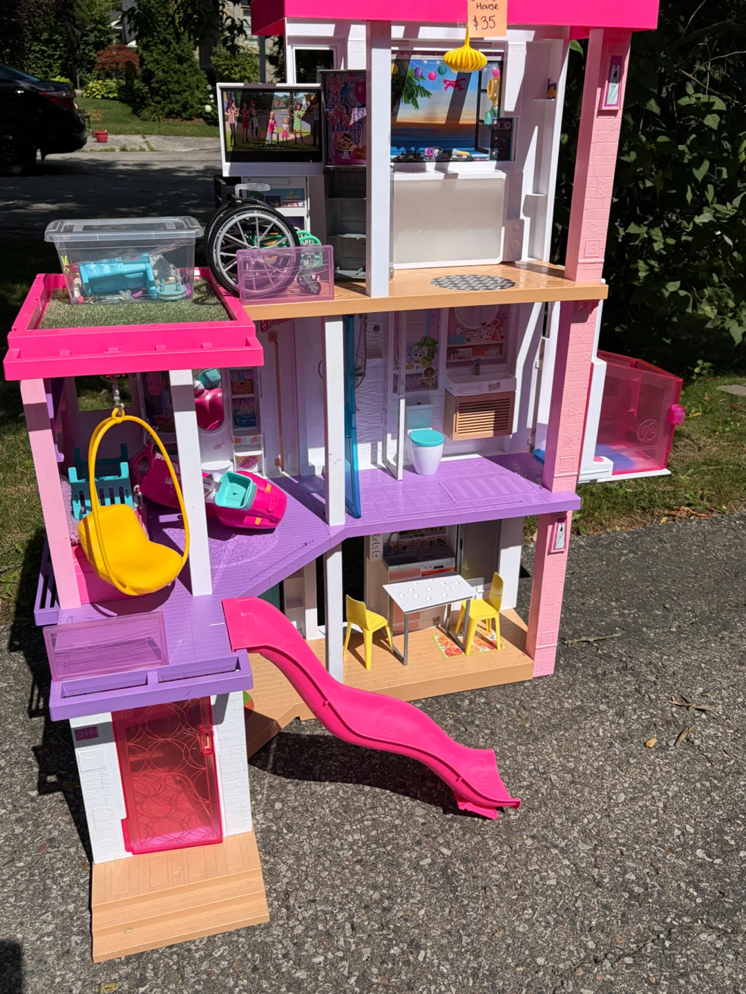 Barbie Dreamhouse Dollhouse with Accessories