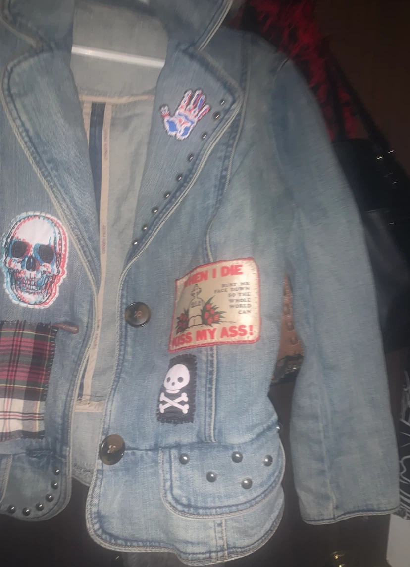 Customized TRUST Women’s Size4 Denim Jacket - photo 2