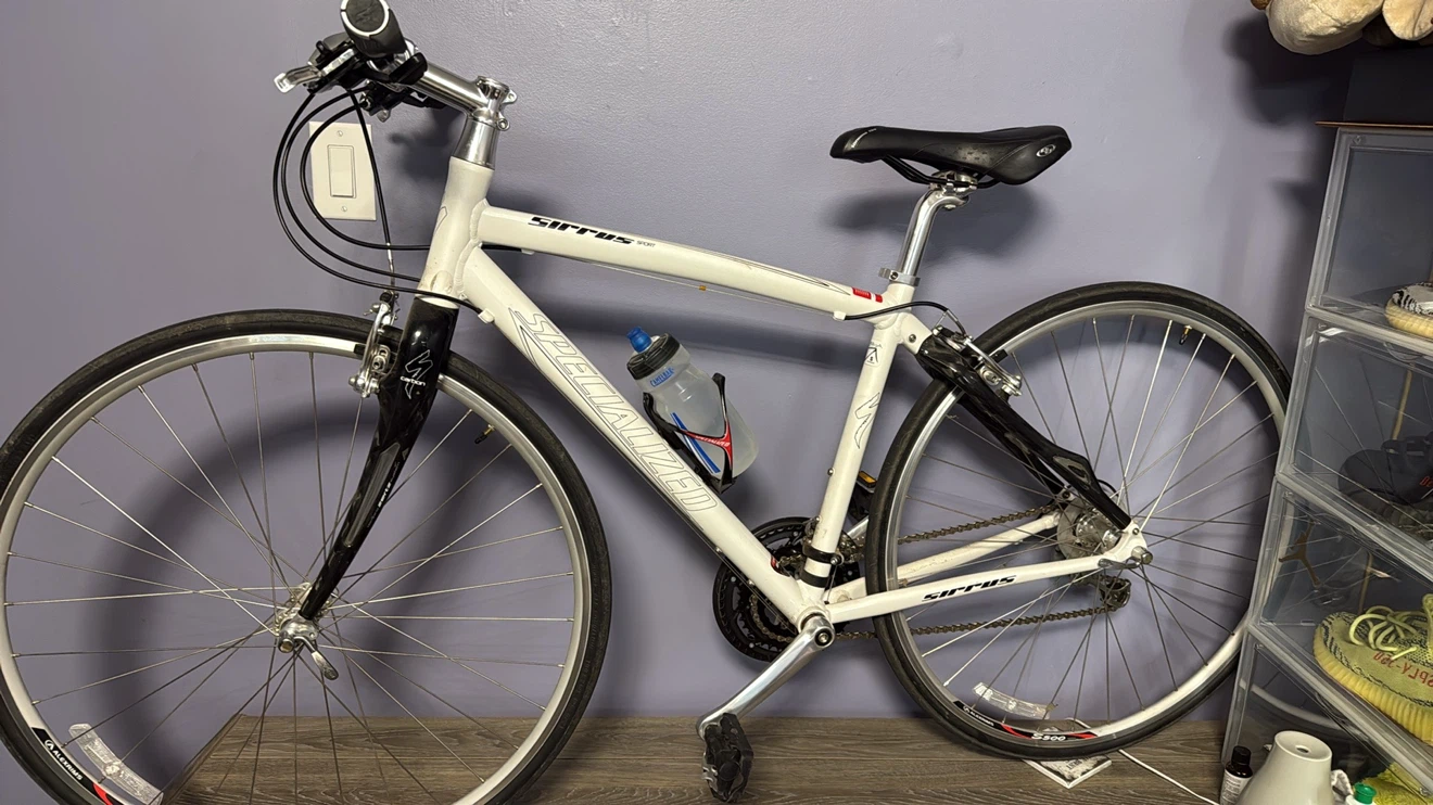 Specialized Sirrus Sport bike(small frame)