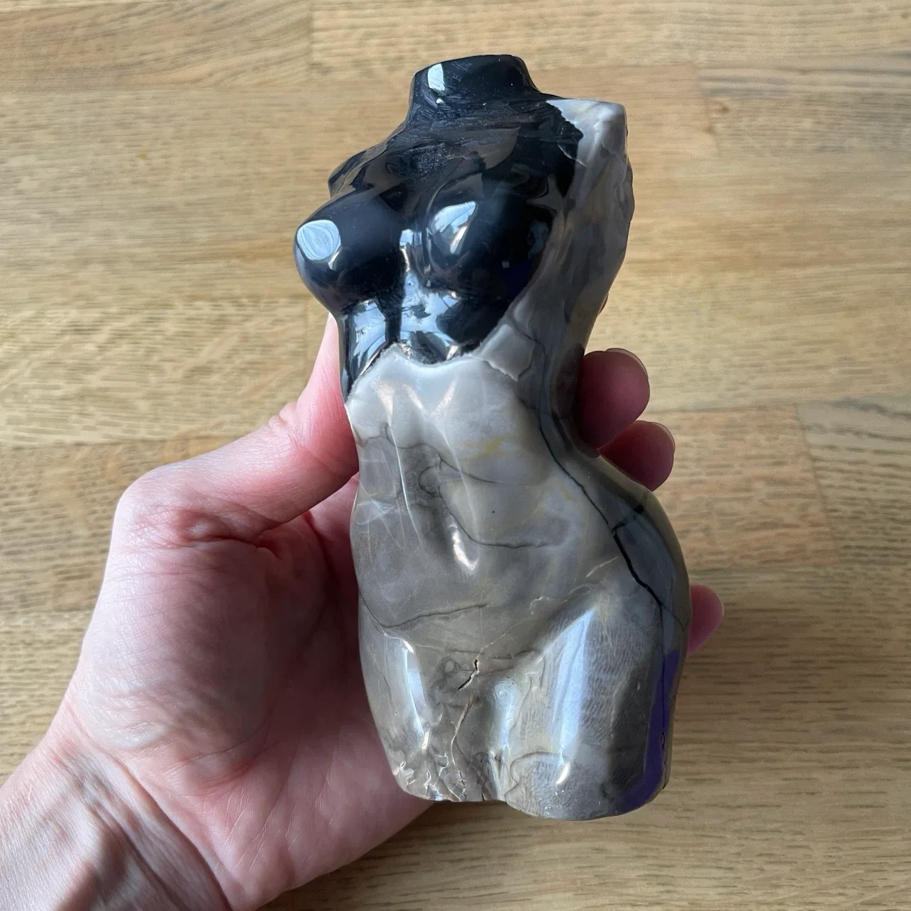 Female Torso fluorescent Volcano Agate Carving - photo 5