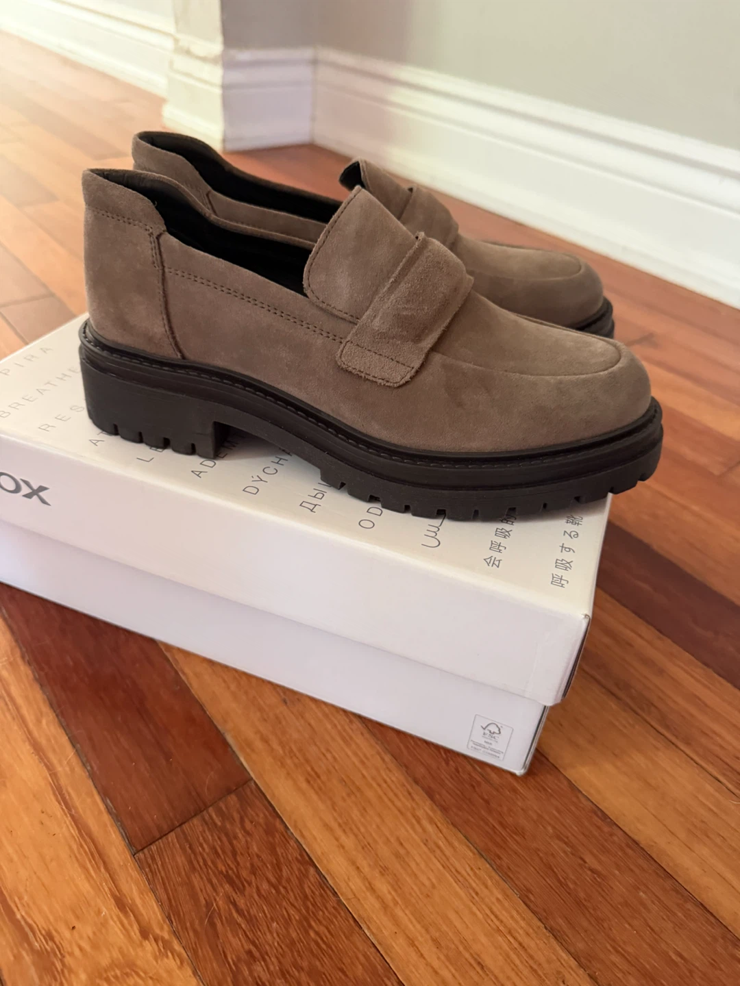Geox shoes size 37 (7) brand new