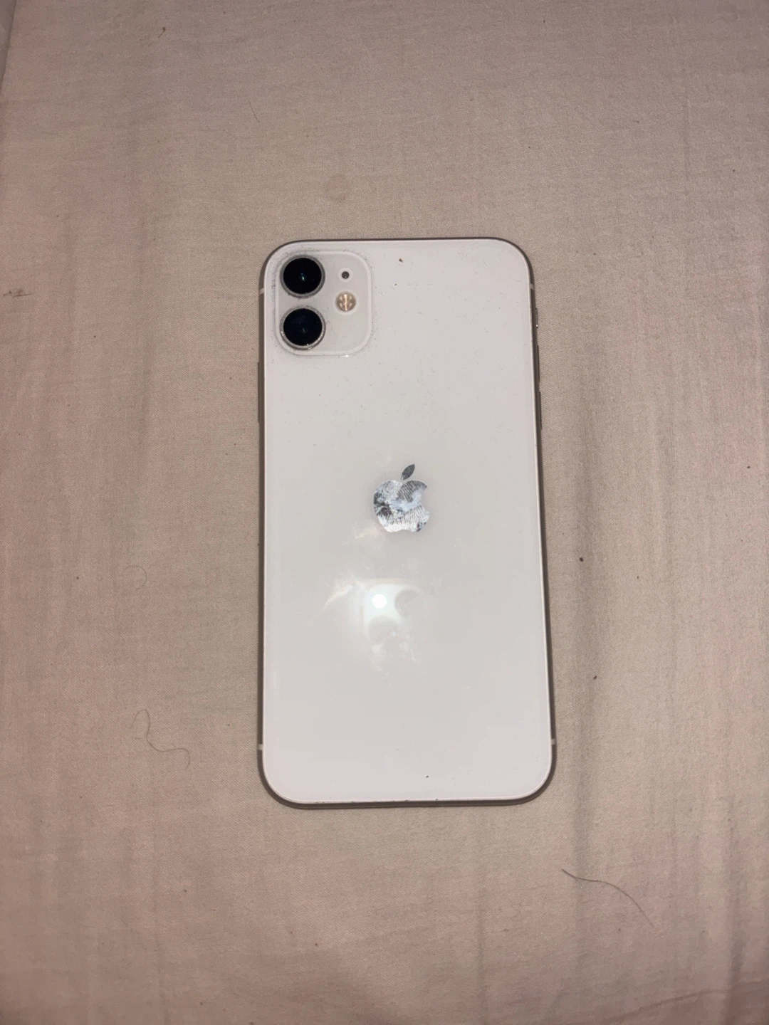 Apple iPhone 11 - White
