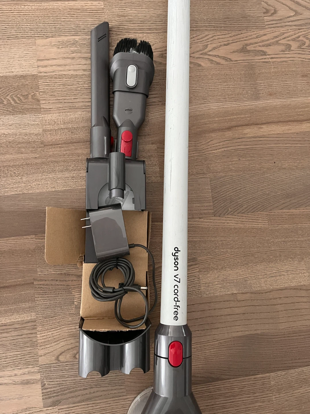 Dyson V7 Cord-Free Vacuum Cleaner - photo 3