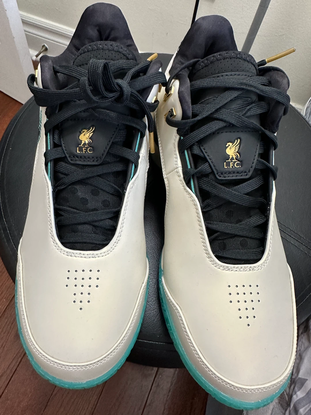 Brand New Nike Liverpool FC Basketball Shoes - photo 3