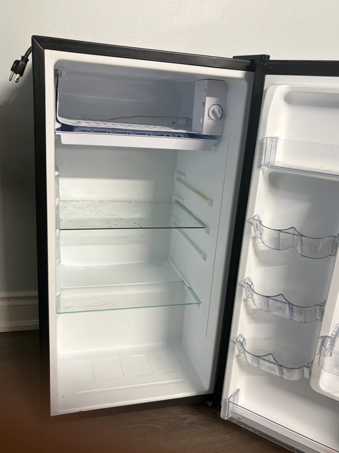 Hamilton Beach Black Mini Fridge - photo 3
