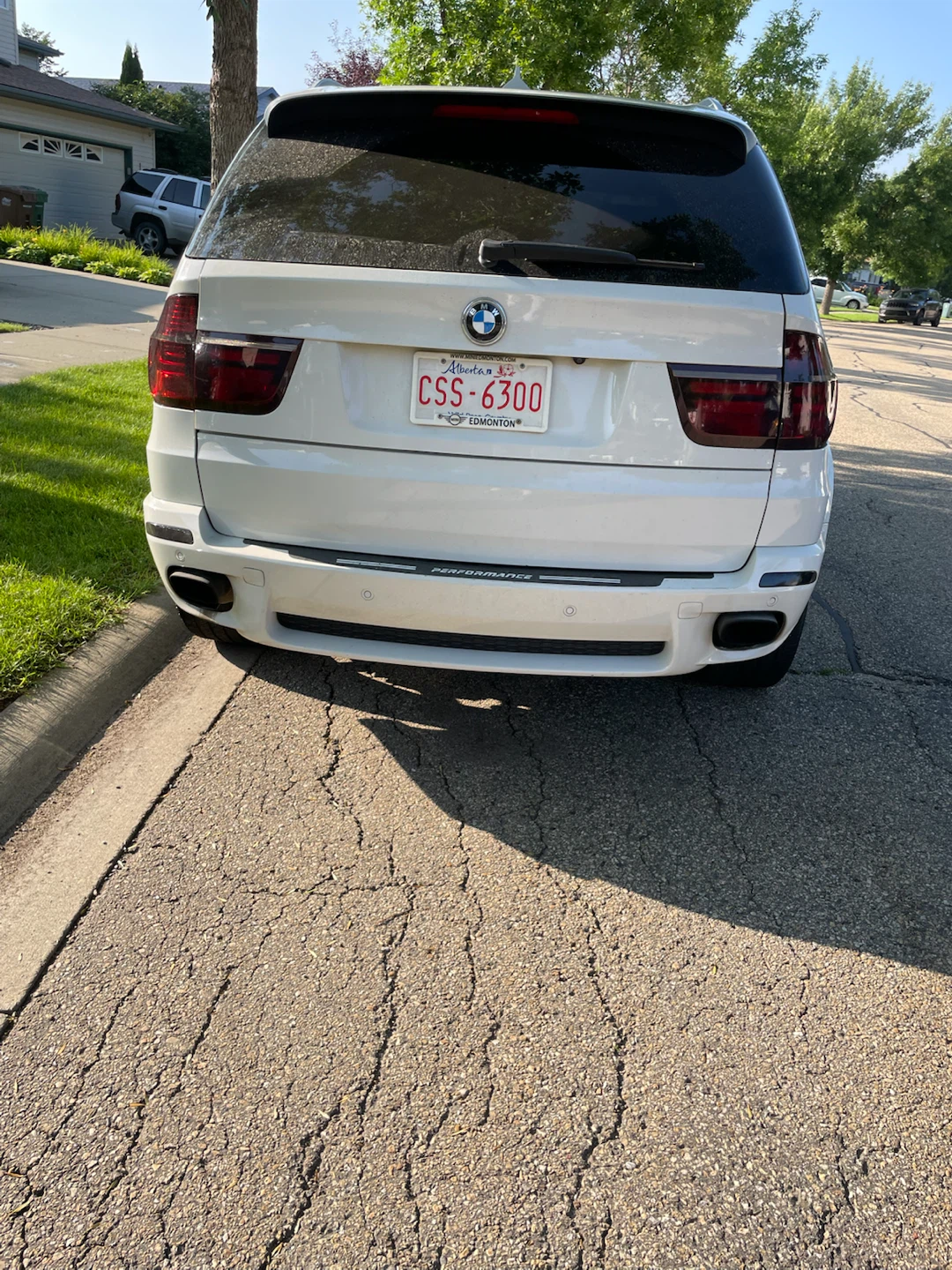 White BMW X5 - photo 5