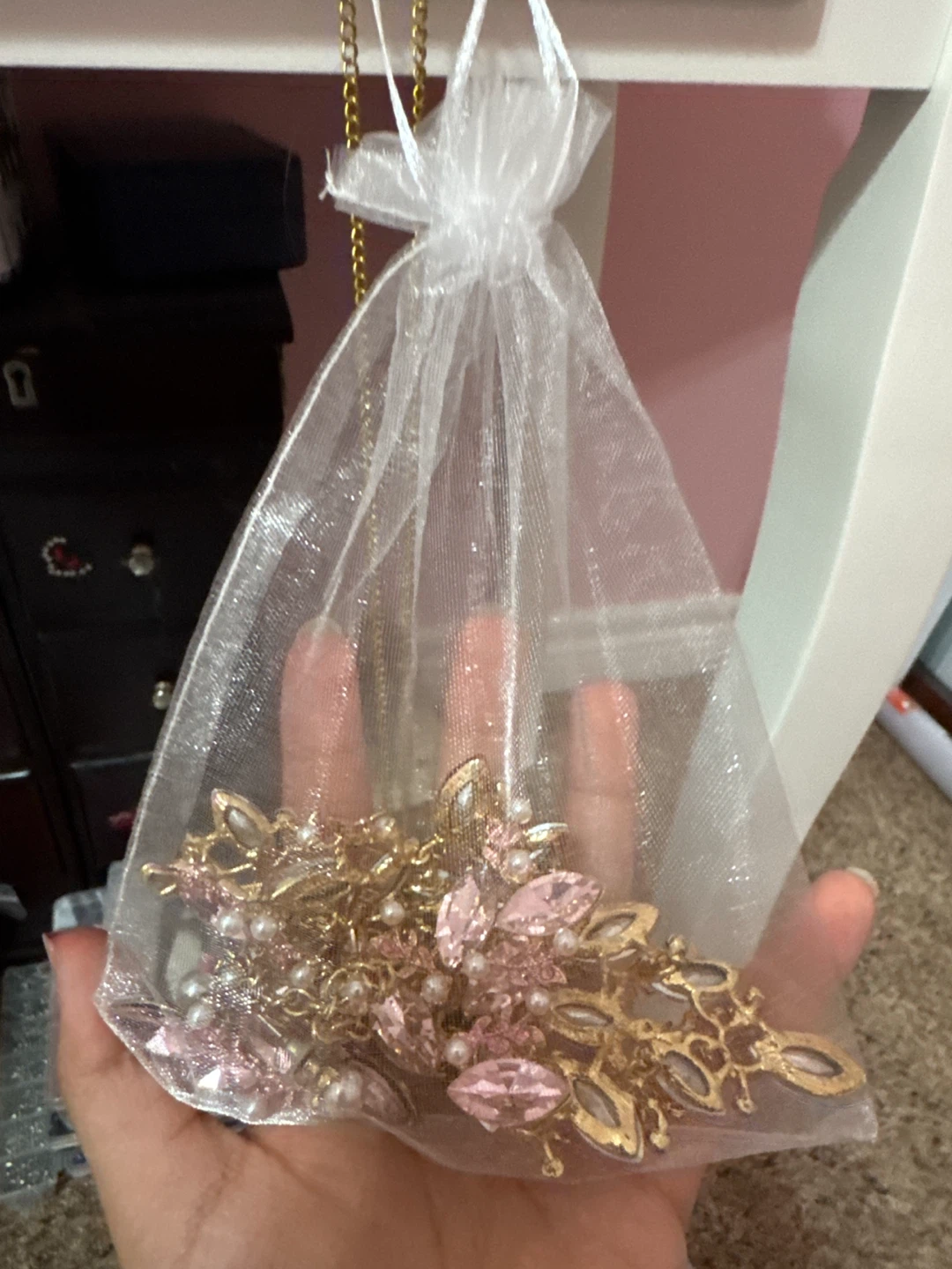 Gold tone necklace and earrings set with pink stones - photo 2