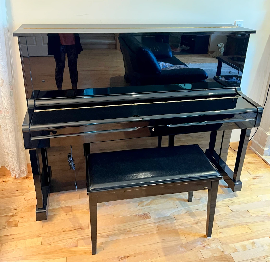 Yamaha U1E Upright Piano with Bench