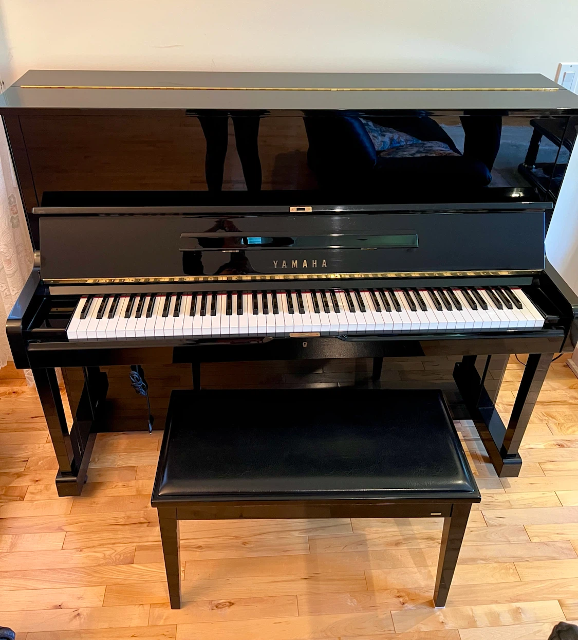 Yamaha U1E Upright Piano with Bench - photo 2