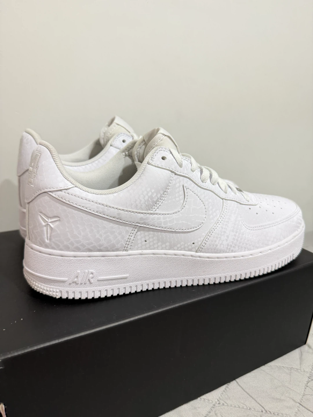 Nike Air Force 1 Low Kobe Bryant QS Snakeskin White Shoes - photo 3