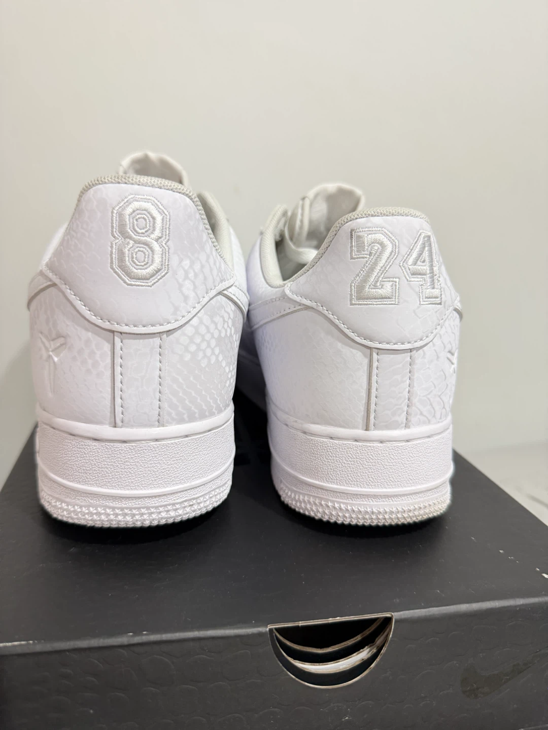 Nike Air Force 1 Low Kobe Bryant QS Snakeskin White Shoes - photo 4