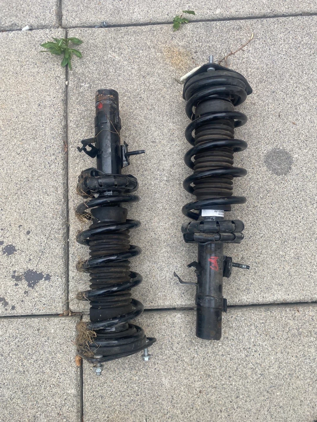 Pair of Front Struts/Shocks