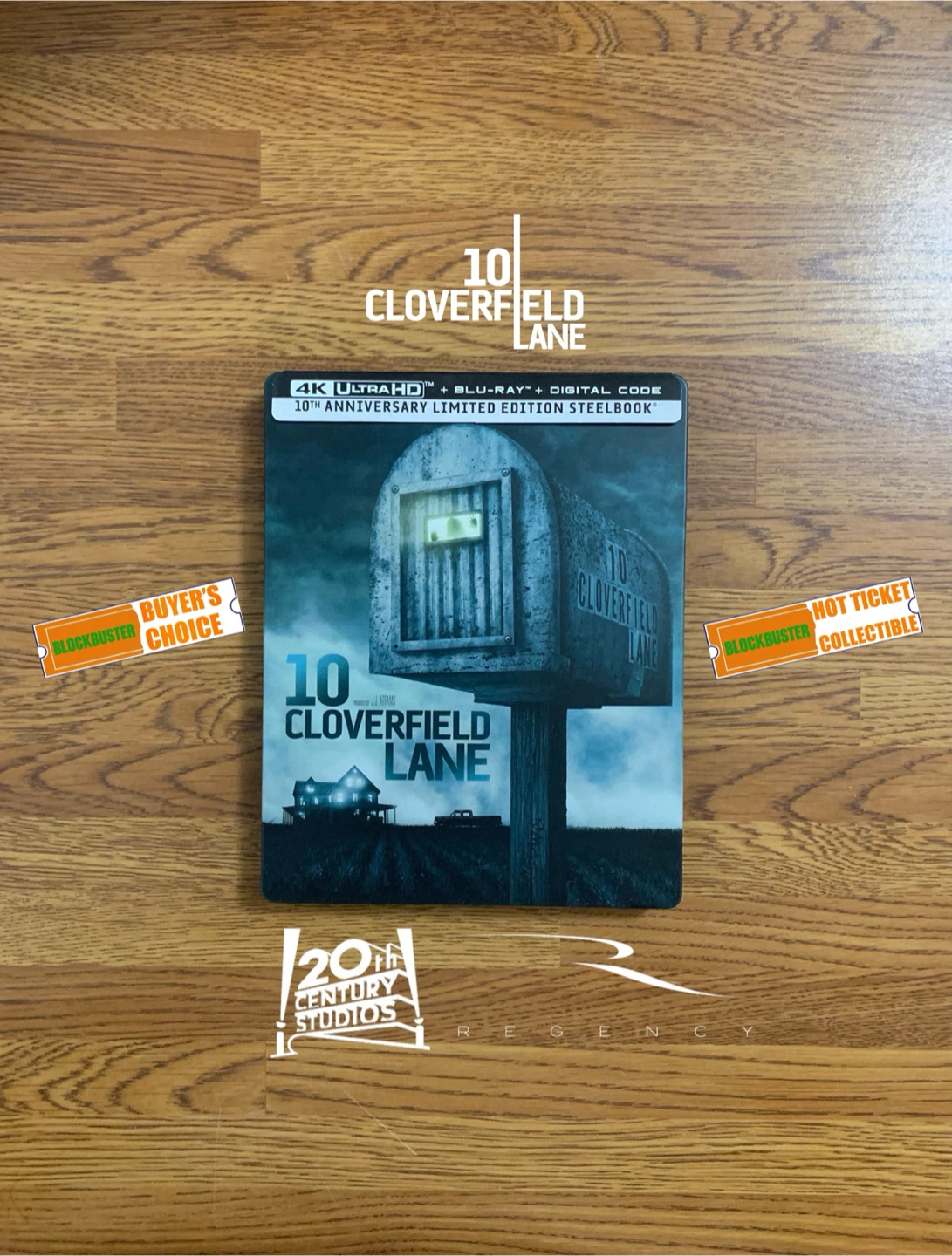 10 Cloverfield Lane (LE Steelbook) 4K UHD Blu-ray Combo Pack