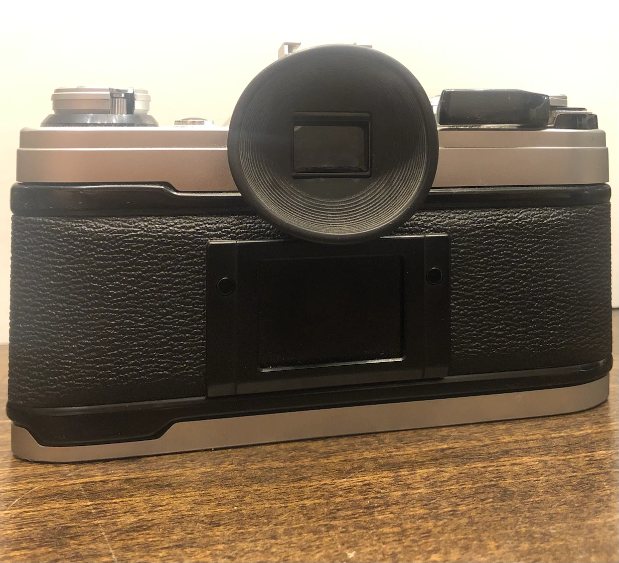 Vintage Canon AE-1 35mm Film Camera with FD 50mm 1:1.8 S.C. Lens - photo 3