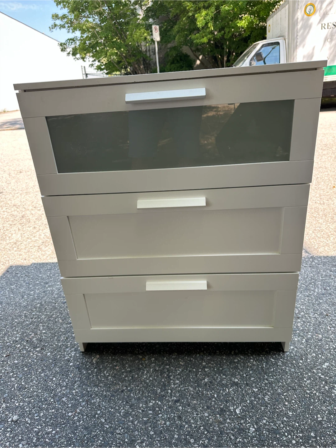 White 3 drawers dresser * free delivery
