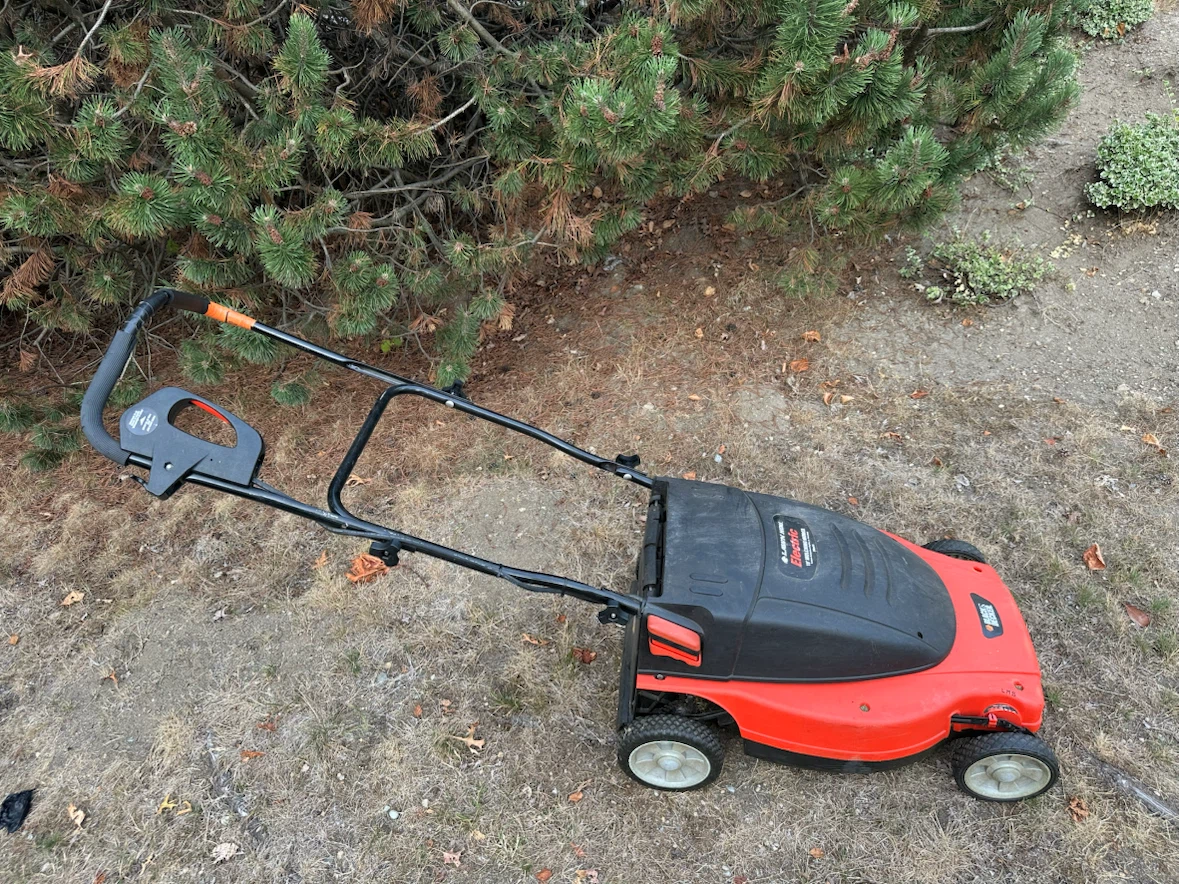 Electric lawn mower *clean and working