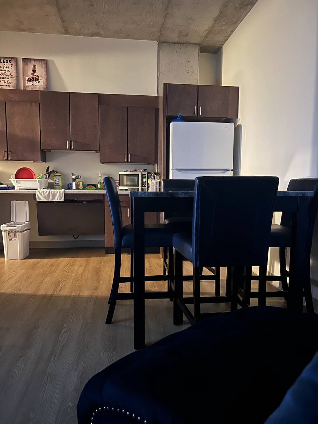 Counter Height Dining Set - Table and 4 Chairs - photo 3