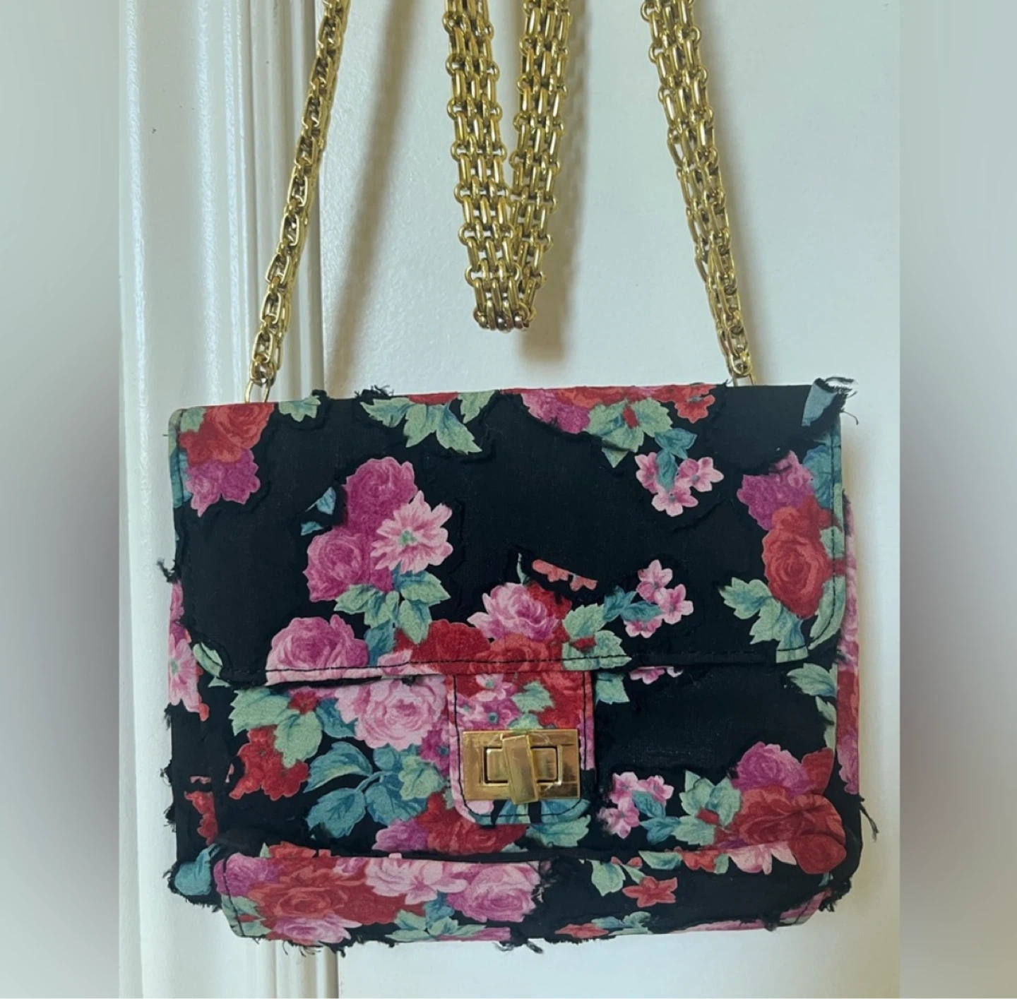 Floral bag with long gold chain. Vintage