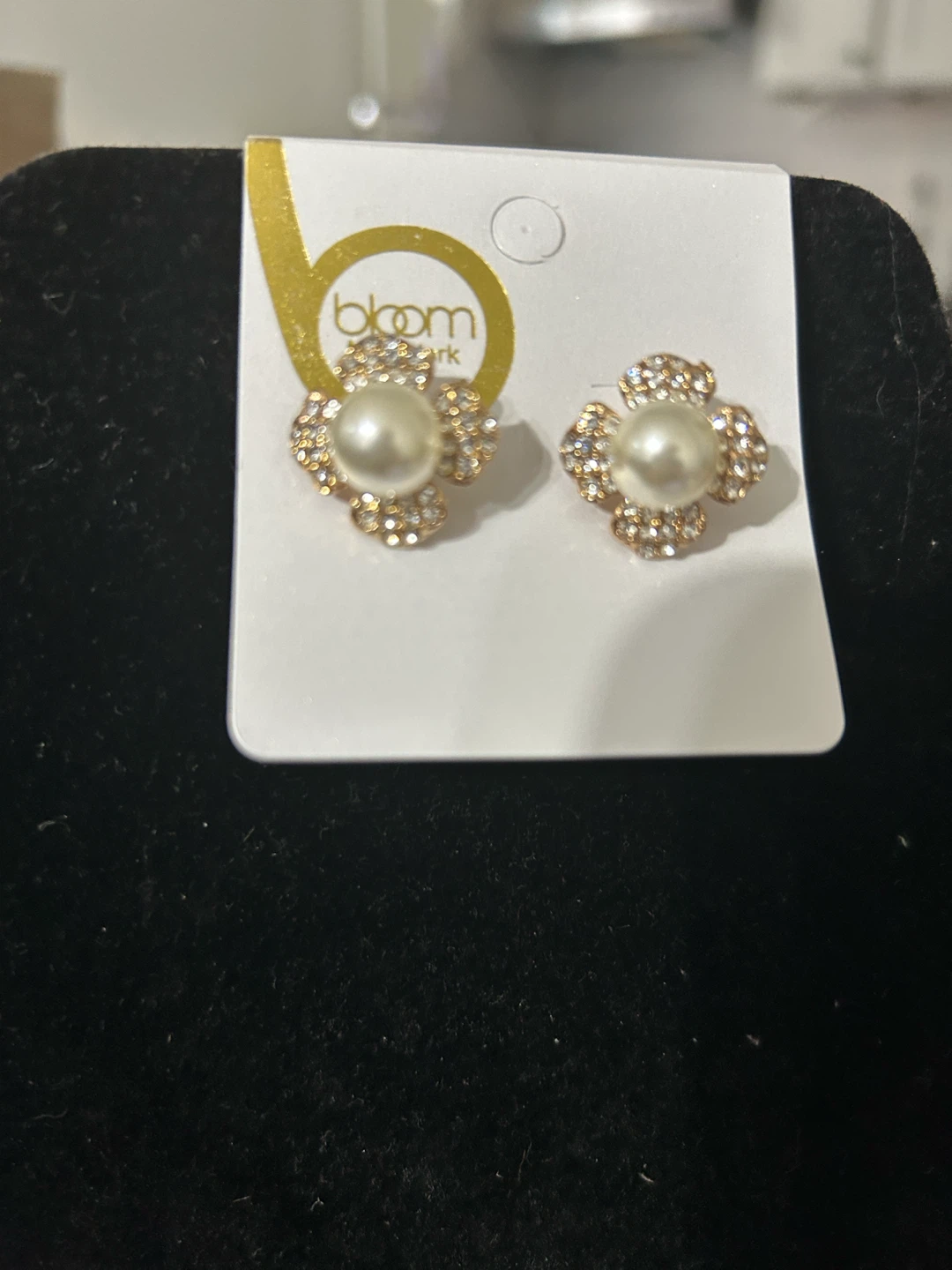 Bloom New York Pearl & Crystal Flower Earrings - photo 3