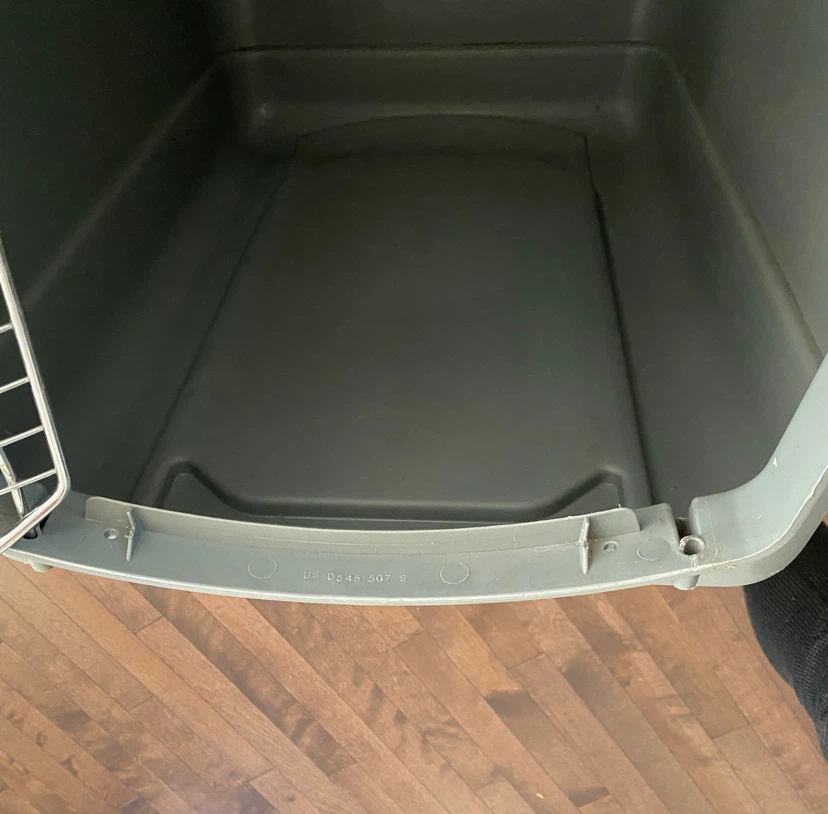 DOG KENNEL Petmate  (Med) LIKE NEW Airline approved - photo 4