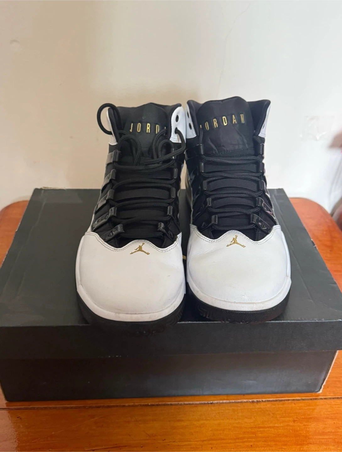 Jordan Max Aura White/Metallic Gold/Black – US Size 11 - photo 2