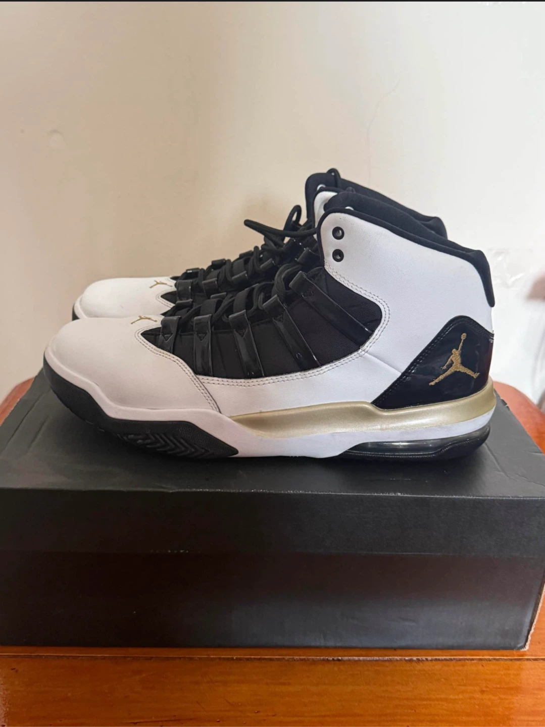 Jordan Max Aura White/Metallic Gold/Black – US Size 11 - photo 3
