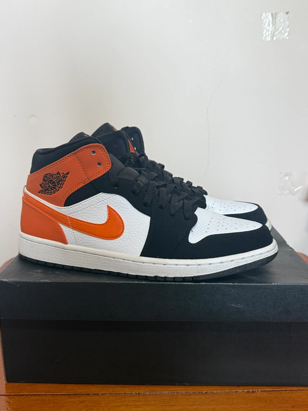 Air Jordan 1 Mid Black/Starfish/White – US Size 11