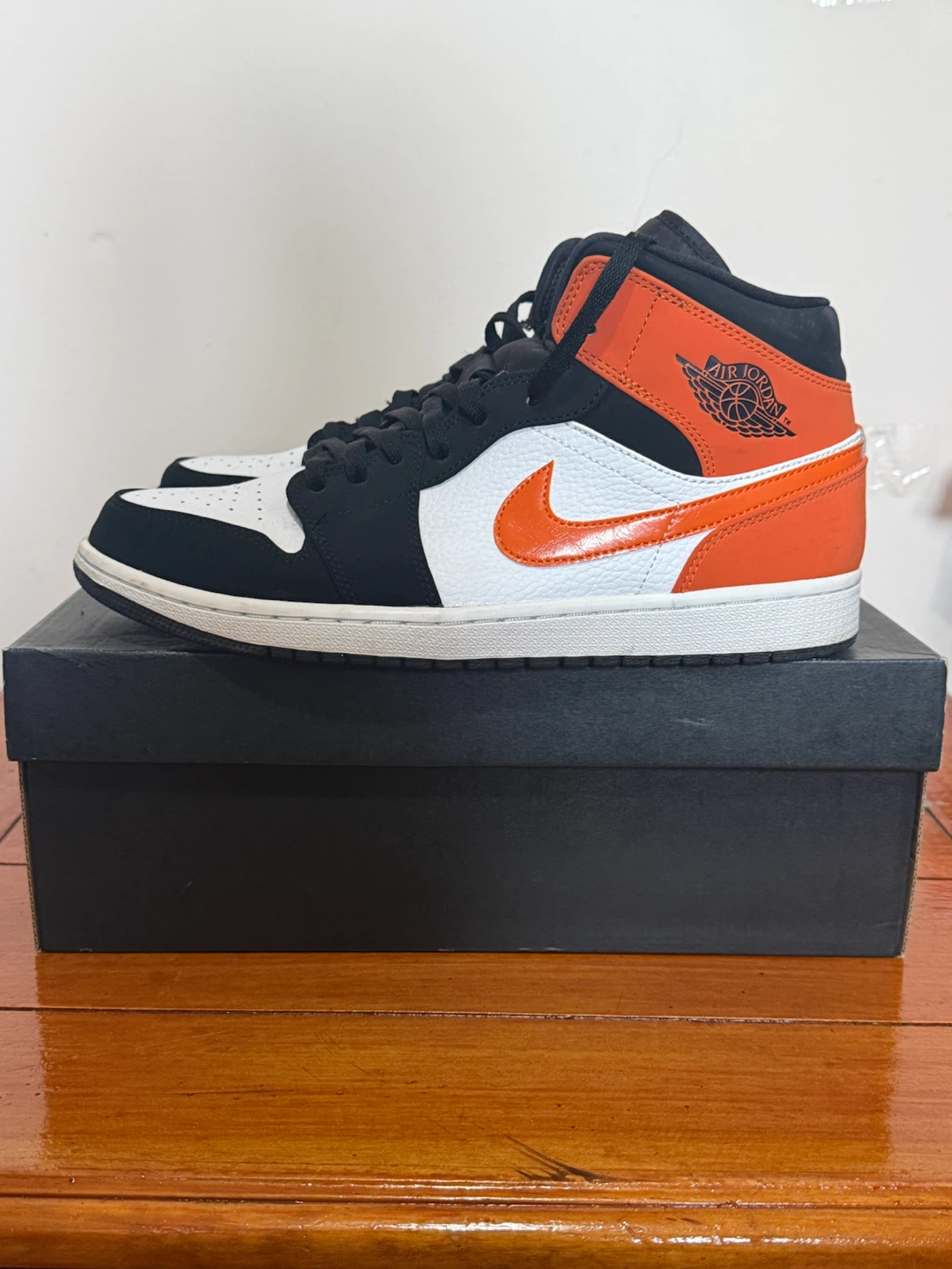 Air Jordan 1 Mid Black/Starfish/White – US Size 11 - photo 3