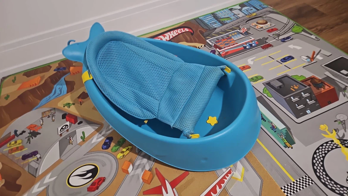 Skip Hop Moby Bathtub baby bath tub with sling