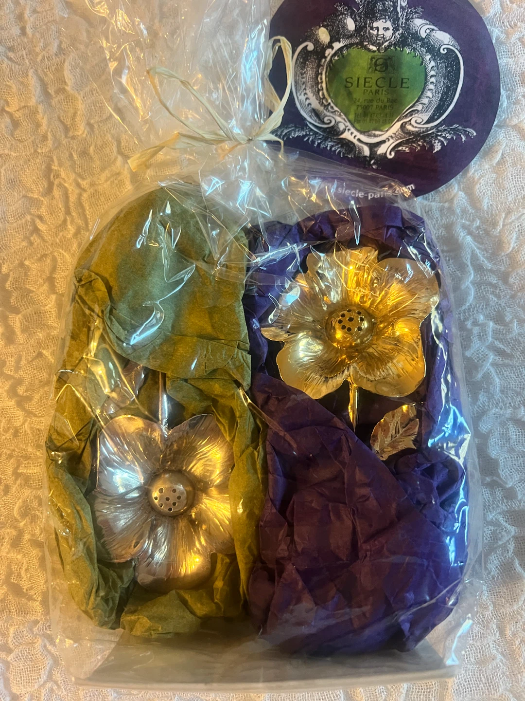 Siecle Paris Flower Drawer Pulls (Set of 2) salt and pepper set