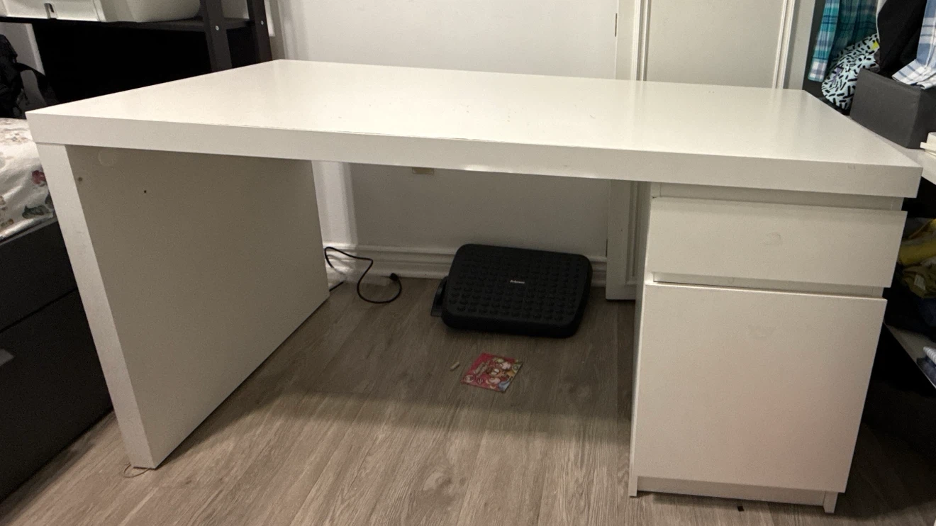 White Desk with Drawers - photo 2