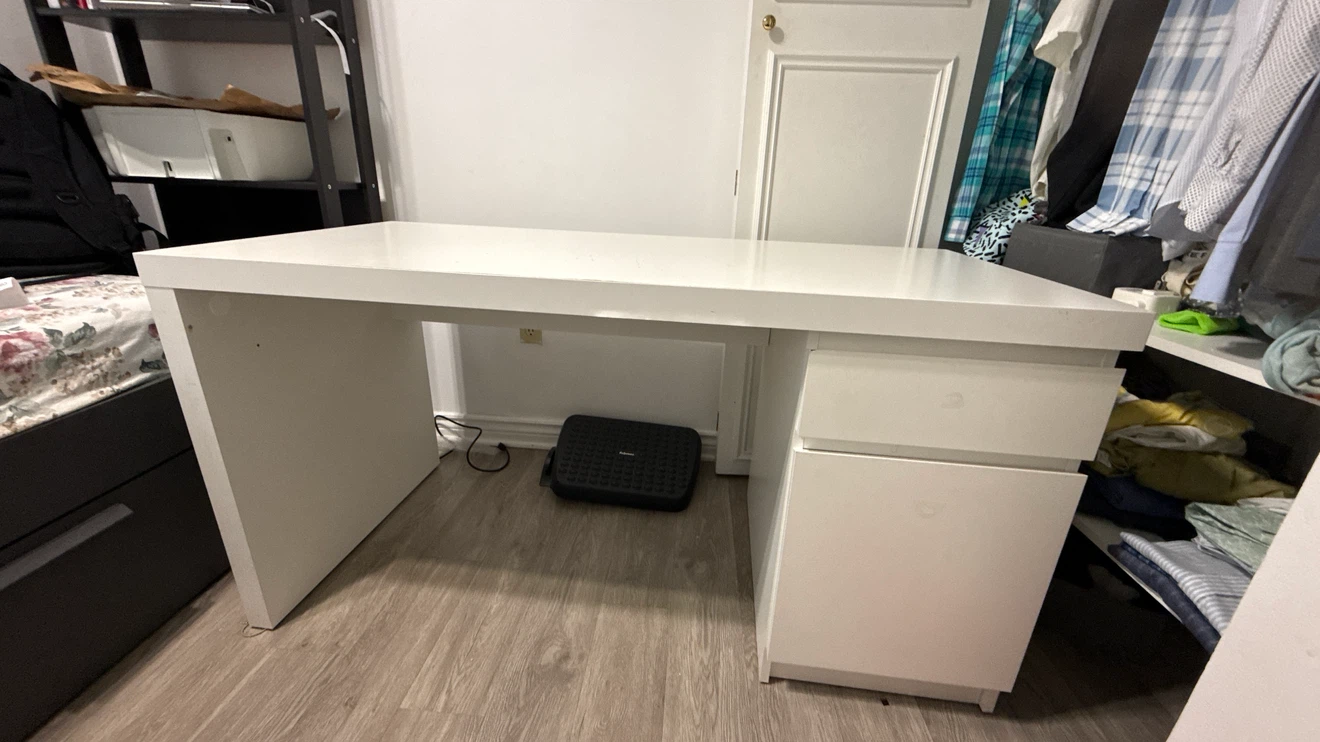 White Desk with Drawers - photo 4