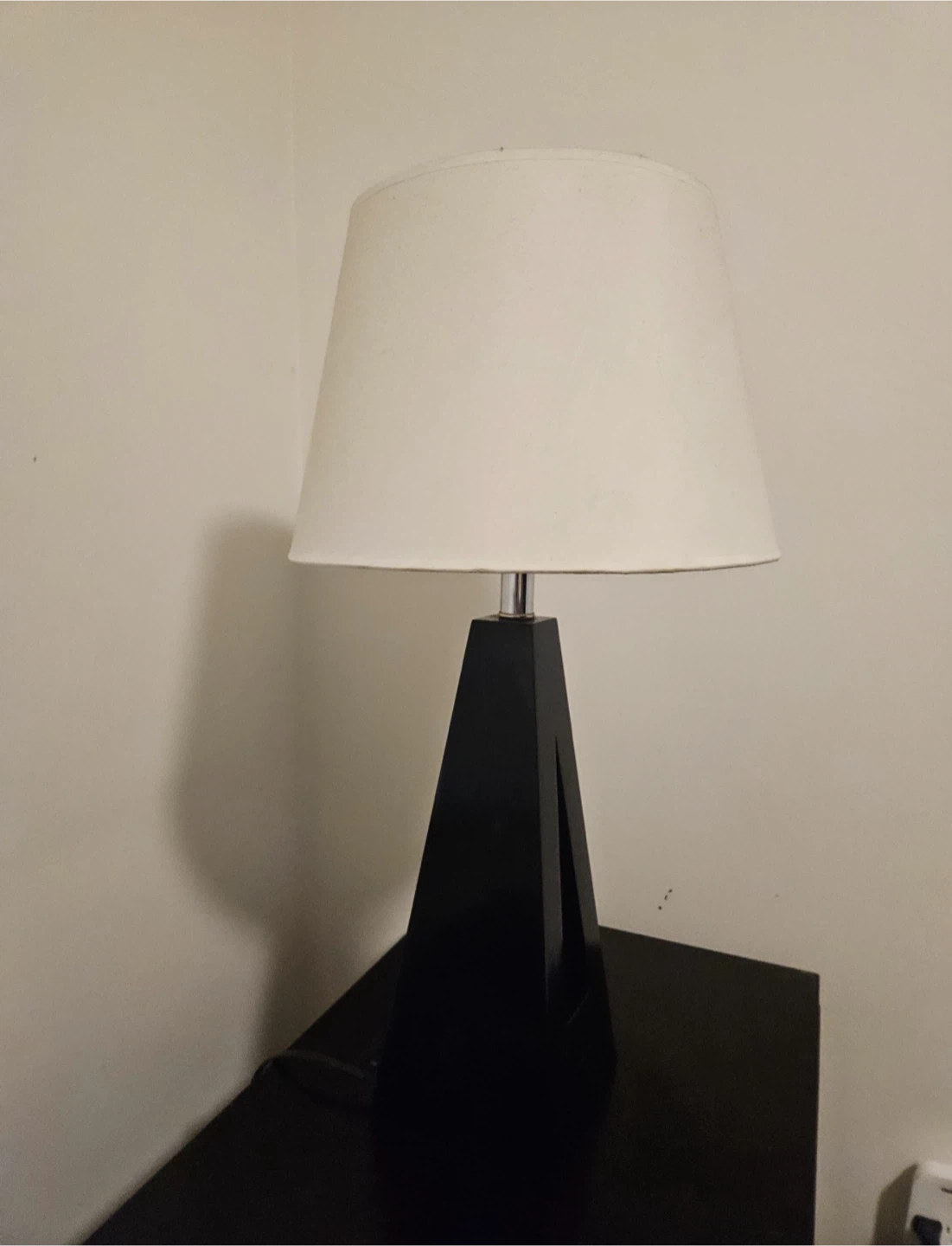 2 Black Table Lamps with White Shades - photo 2