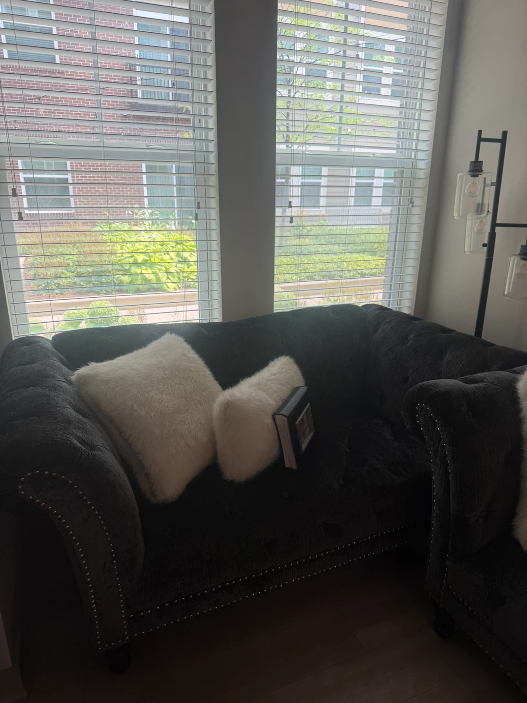 Dark Gray Tufted Chaise Lounge - photo 3