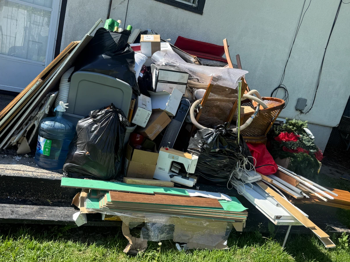 Junk Removal - photo 3