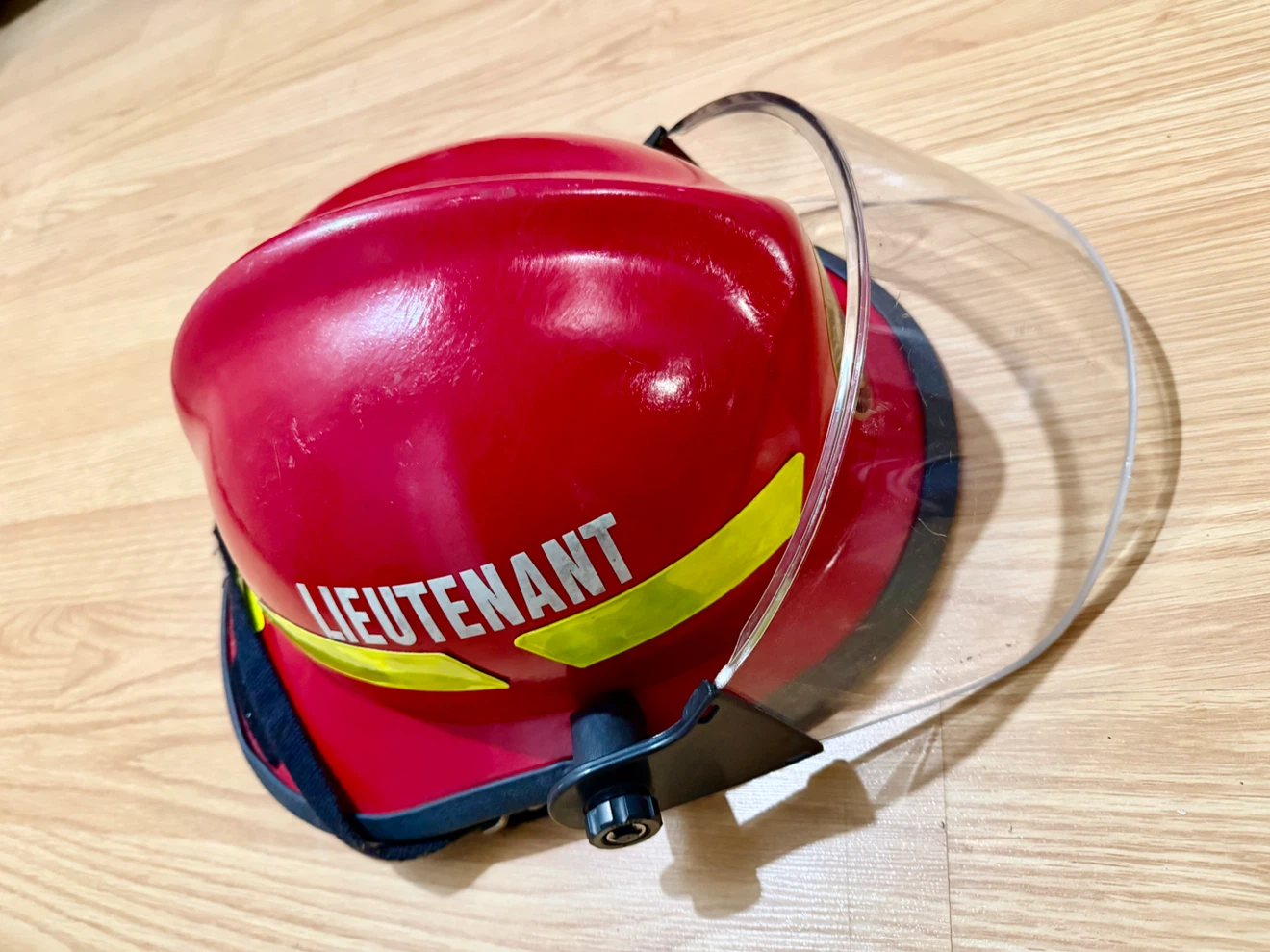 MSA Cairns Invader 664 Firefighter Helmet – Lieutenant – Large