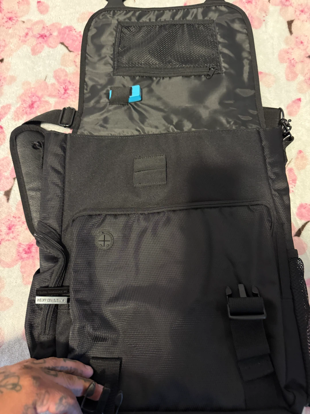 GICTECH Solar Messenger Backpack - photo 4
