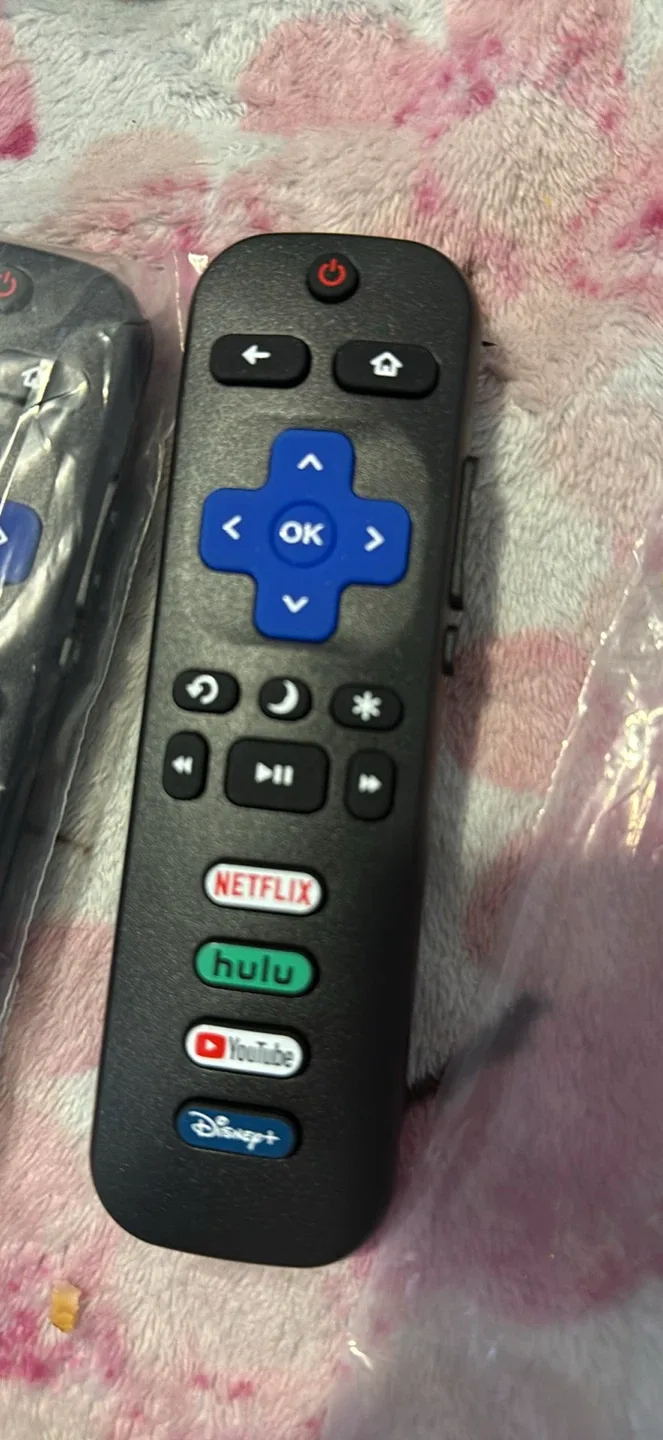 2 Roku Voice Remote Pro - photo 3
