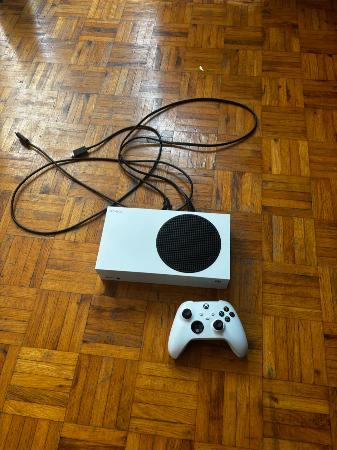 Xbox Series S Console with Controller and cables. - photo 5
