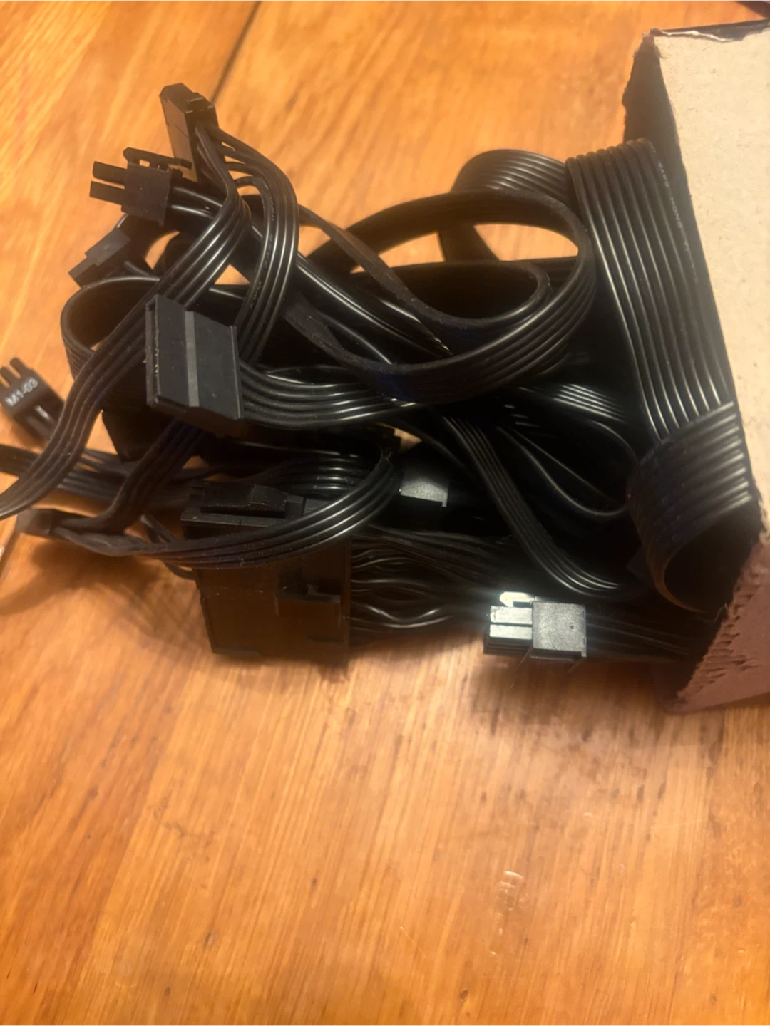 Redragon 750W 80+ Gold Fully Modular Power Supply - photo 4