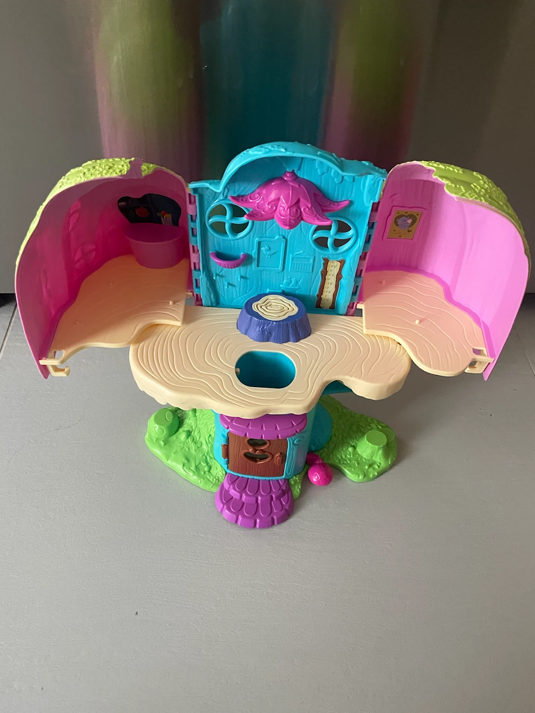 Vida the Vet - Butterfly House Playset