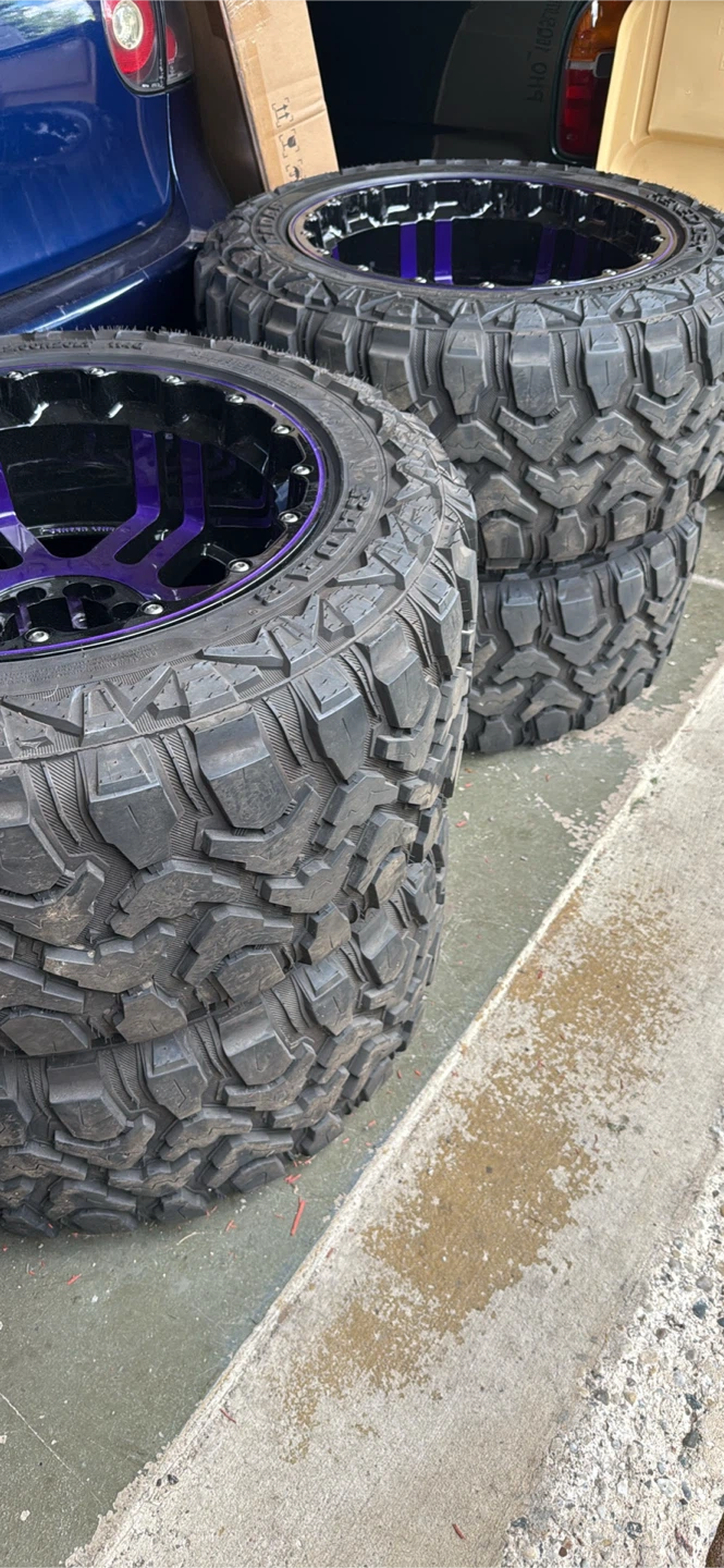 Set of 4 (33x12.50R20LT) Mud Tires with Purple Rims - photo 4