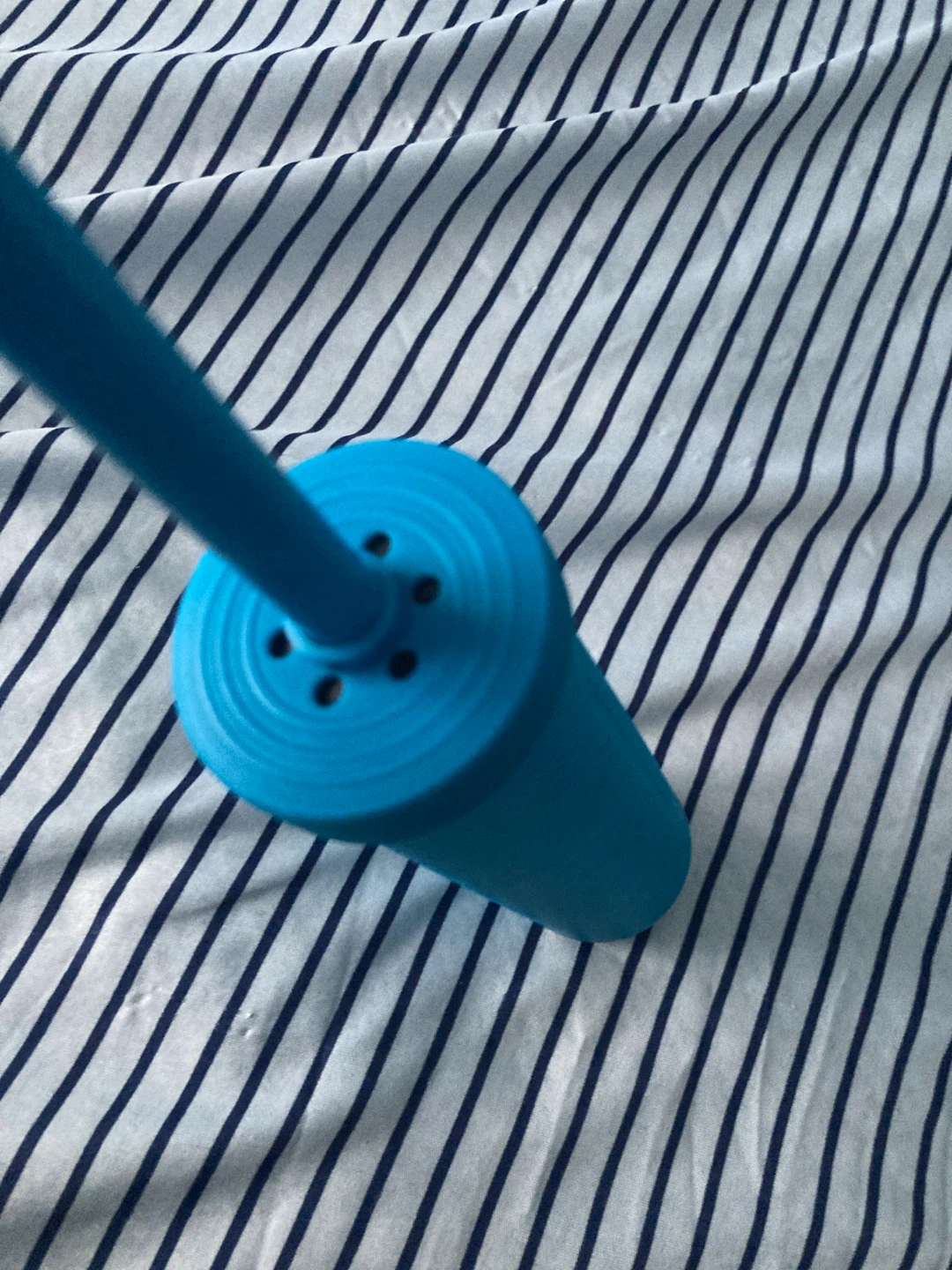 Blue and Yellow Balloon Pump - photo 3