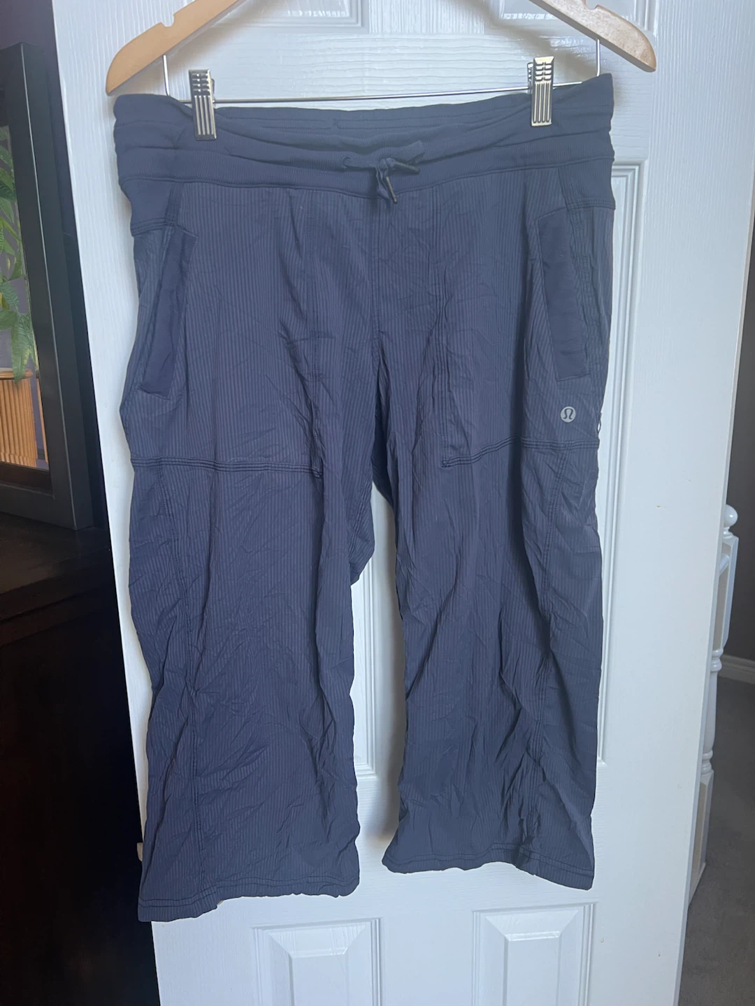 Size 8 lulu studio crops