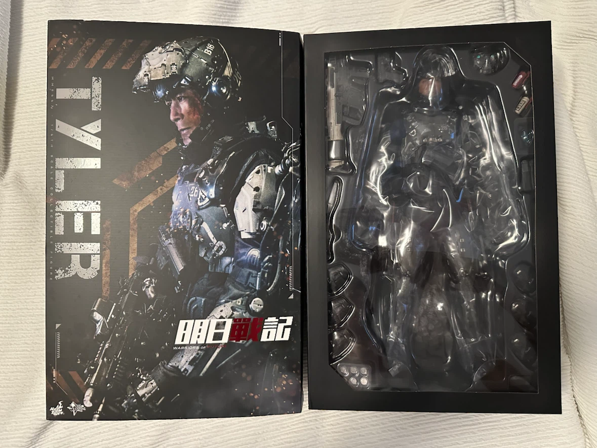 Hot Toys Tyler 1/6 Scale Collectible Figure