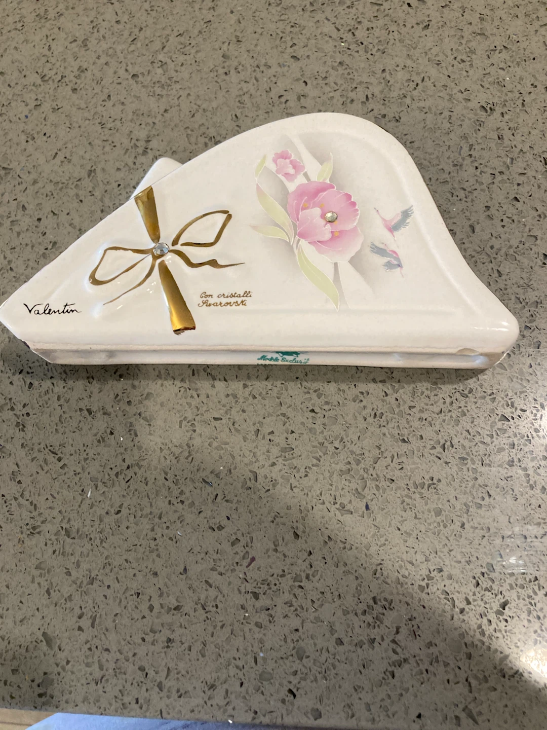 Valentin Napkin Holder with Floral Design