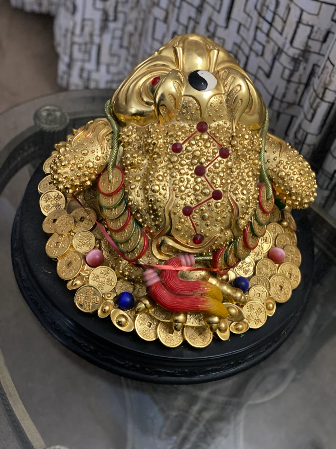 ATTRACT WEALTH WITH THIS GOLD FENG SHUI MONEY FROG - photo 2