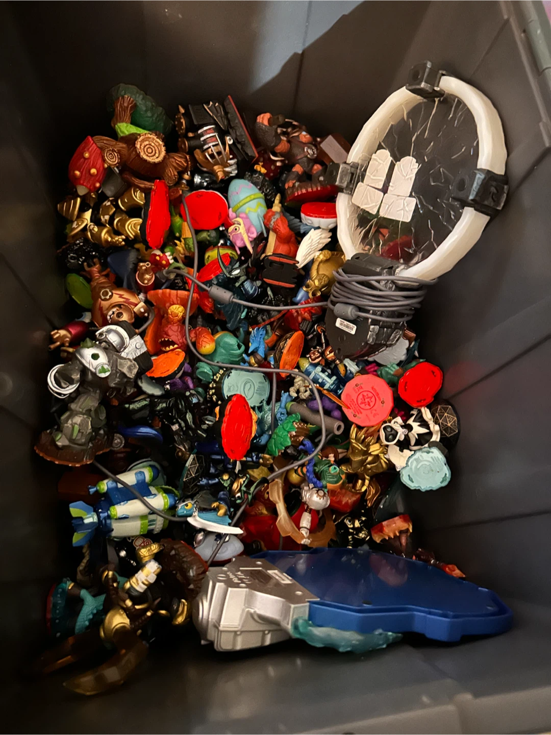 Skylanders  Pack & Figures & Portals - photo 2
