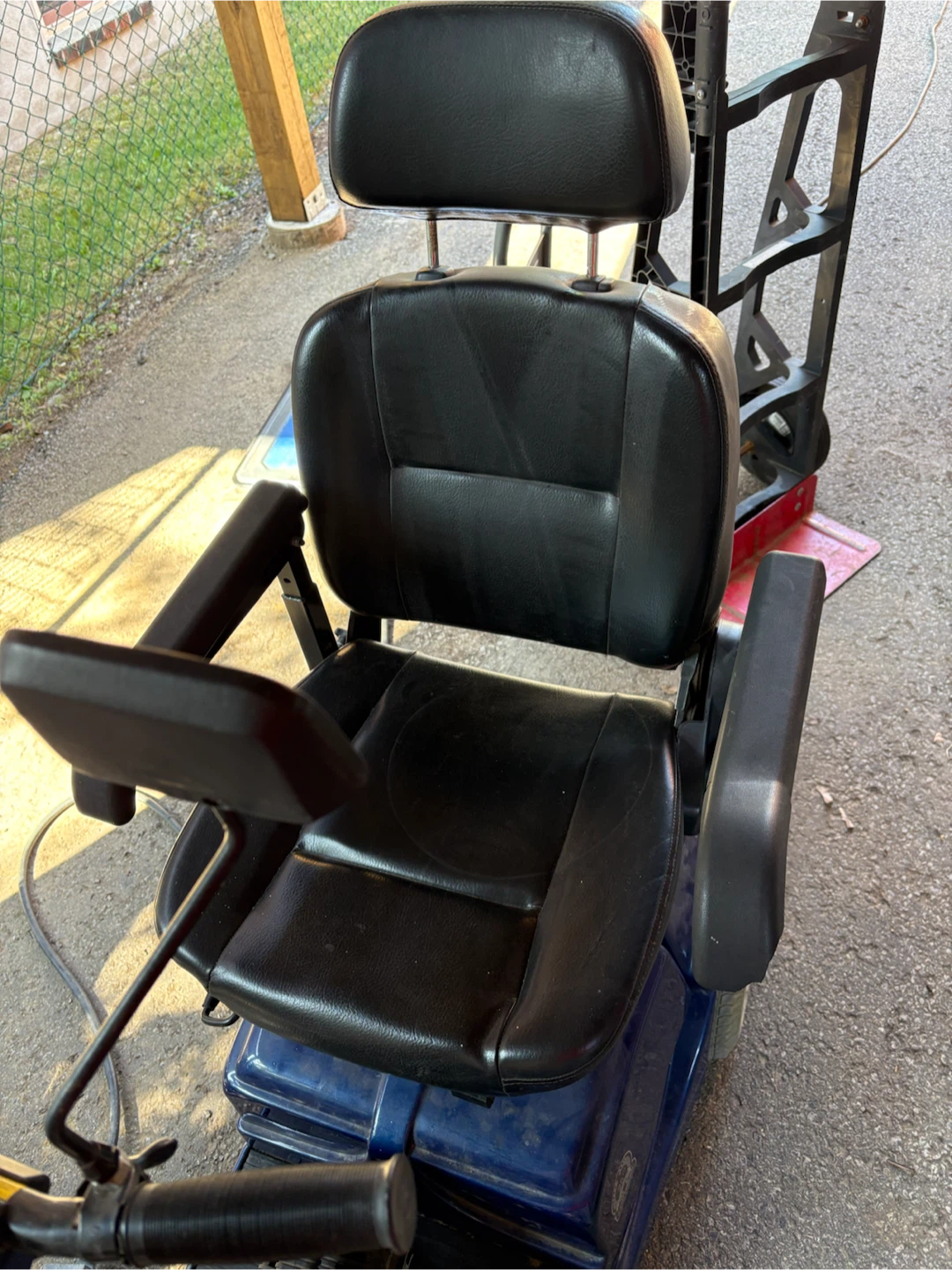 Handicare Fortress 2000 Mobility Scooter - photo 3