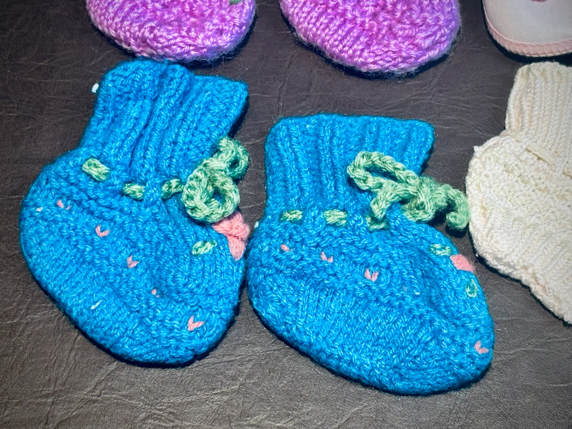 Crocheted Baby Booties - photo 2